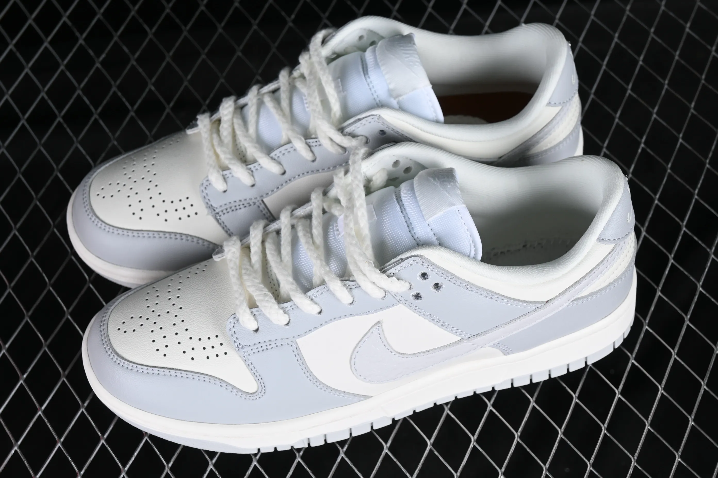 All categories Nk SB Dunk series Nk SB Dunk Low low-top sneakers Nk Dunk Low "Needlework" embossed gray SB low-top sports and leisure sneakers FJ4553-133